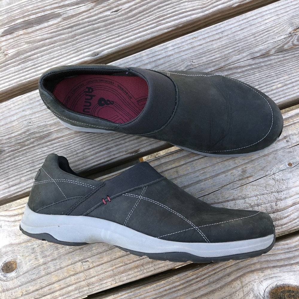 Ahnu Taraval black nubuck slip on shoes flats 11